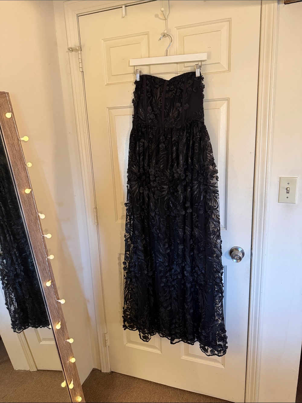 Payal Jain
Strapless Lace Maxi Dress - Picture 5 of 12